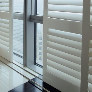 Cửa chớp thông gió phòng ngủ